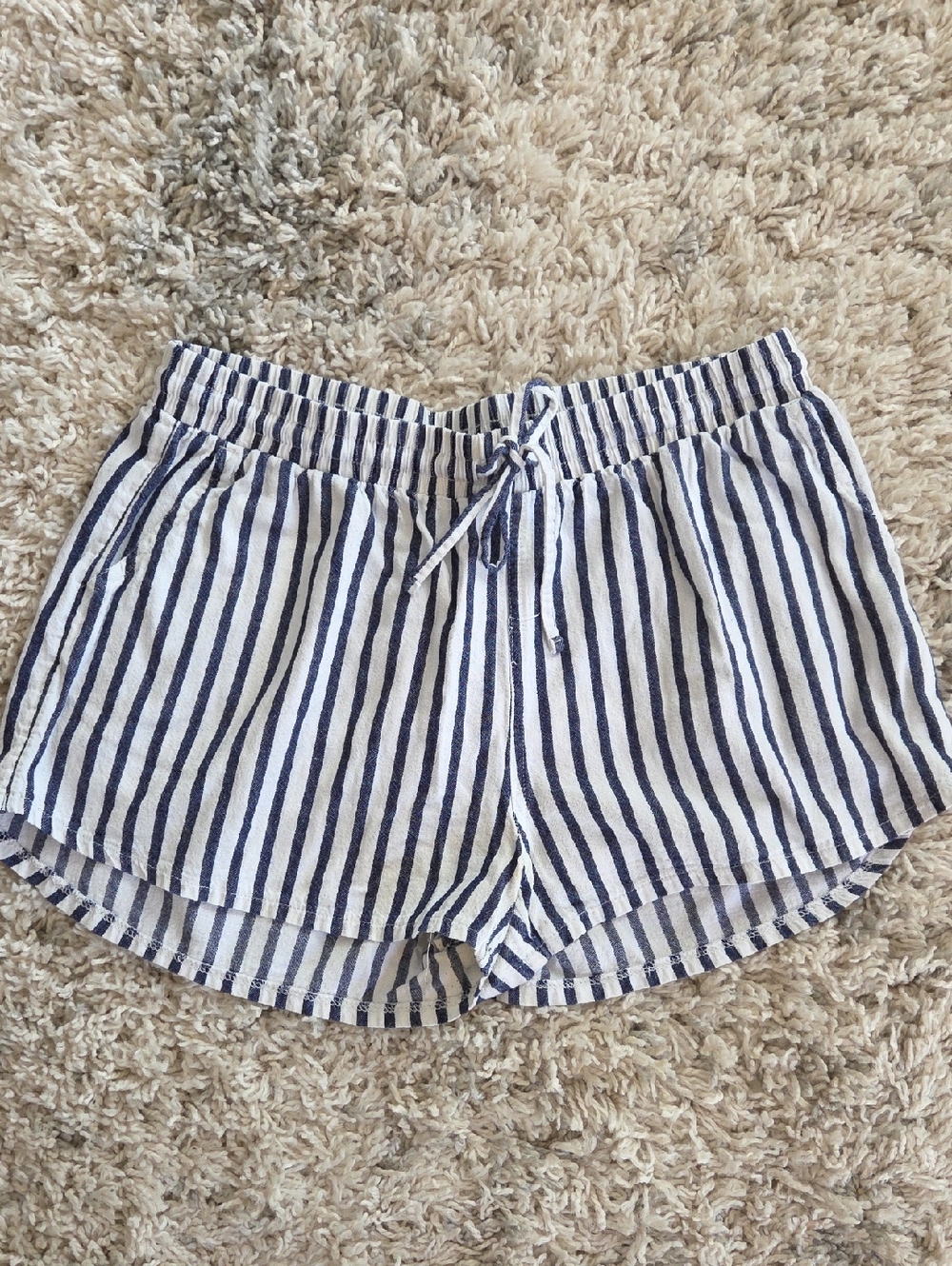 Universal Thread White and Navy Striped Drawstring Athletic Shorts